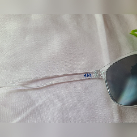 NWOT Gap Sunglasses 💜🌴 - Picture 6 of 6